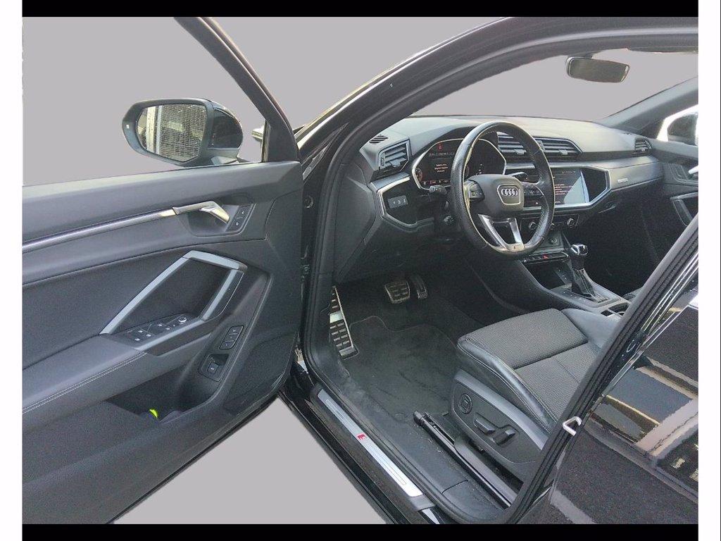 AUDI Q3 sportback 35 2.0 tdi identity black s-tronic del 2023