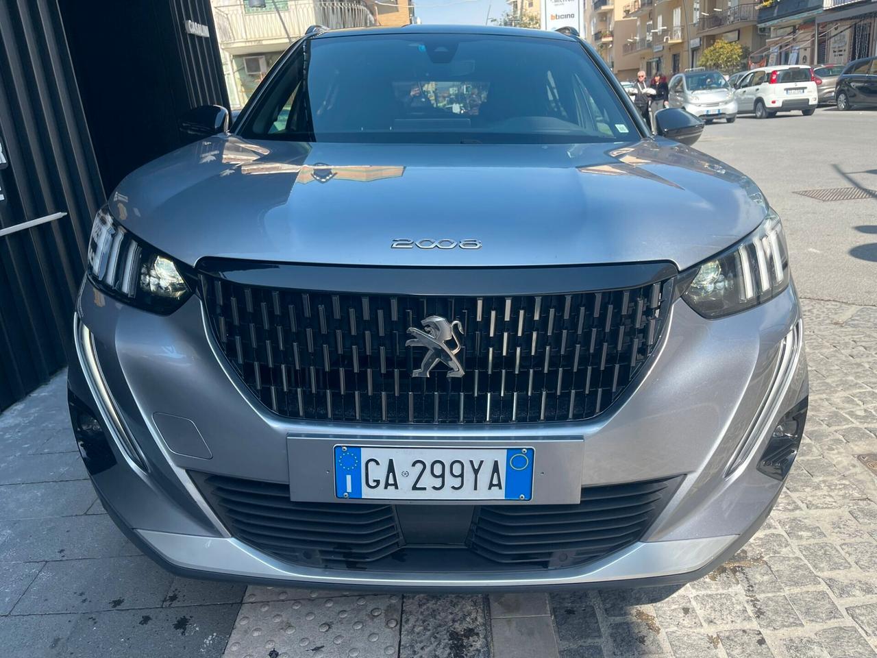 Peugeot 2008 GT LINE 1.2 Puretech Gancio traino omologato