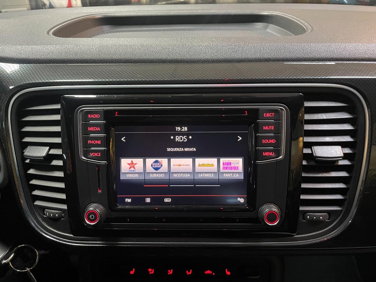 Volkswagen Maggiolino Cabrio 2.0 TDI Sport BlueMotion Technology FULL OPTIONAL PARI AL NUOVO!!!