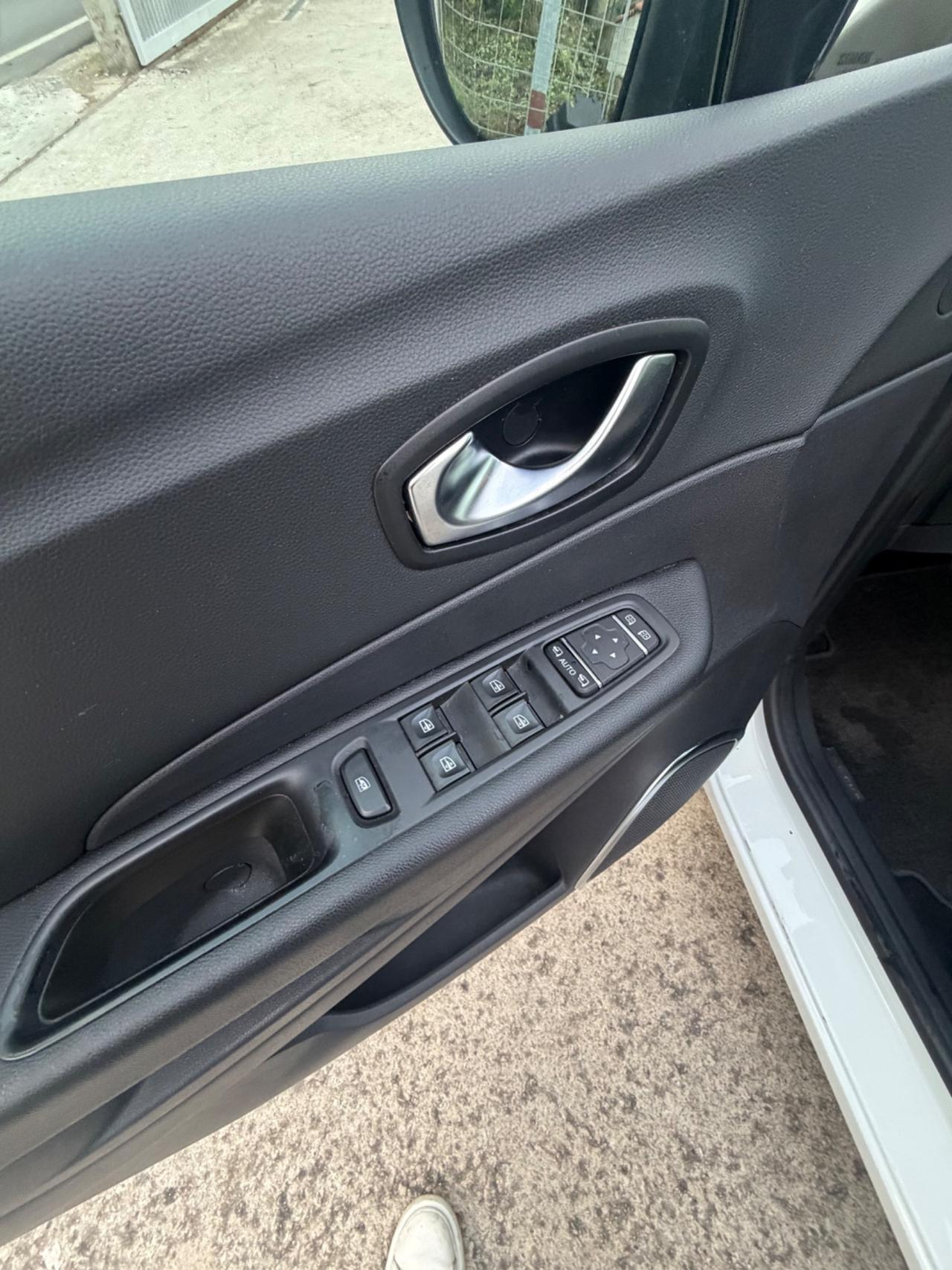 Renault Captur dCi 8V 90 CV EDC Initiale Paris