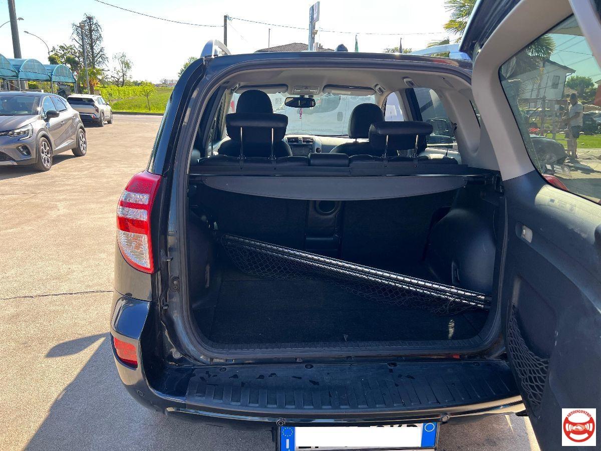 TOYOTA - RAV4 2.2 d-4d Lounge 150cv mt