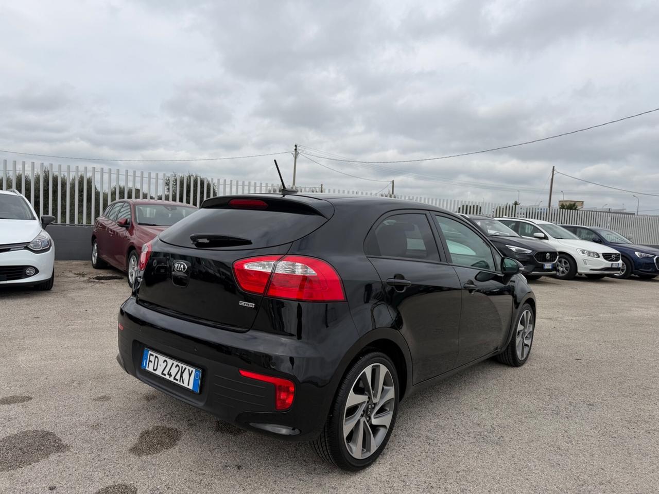 KIA RIO 1.4 CRDI 90CV COOL FUL LED NAVI RETRO MY16
