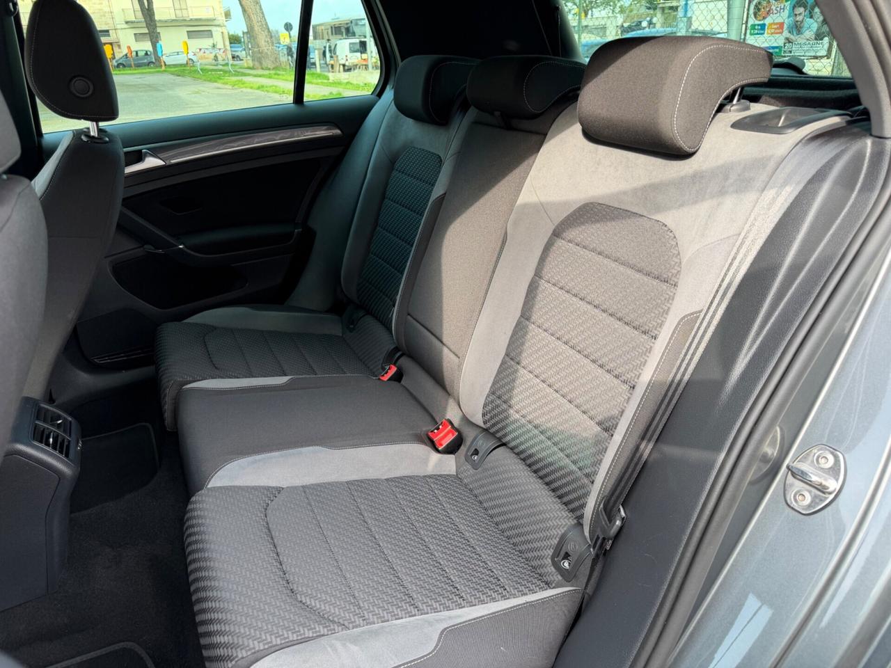 Volkswagen Golf 7.5 1.6 TDI R-Line