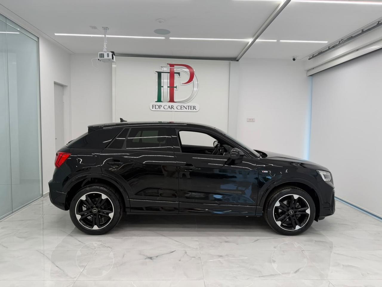 Audi Q2 30 TDI S line S tronic Identity Black