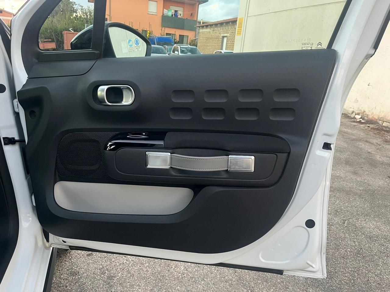 CITROEN C3 BlueHDi 100 S&S Shine Pack