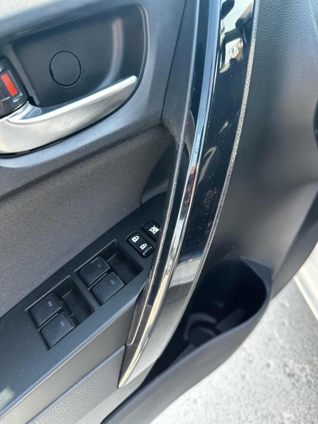 TOYOTA Auris Touring Sports 1.8 Hybrid Black Edition CVT