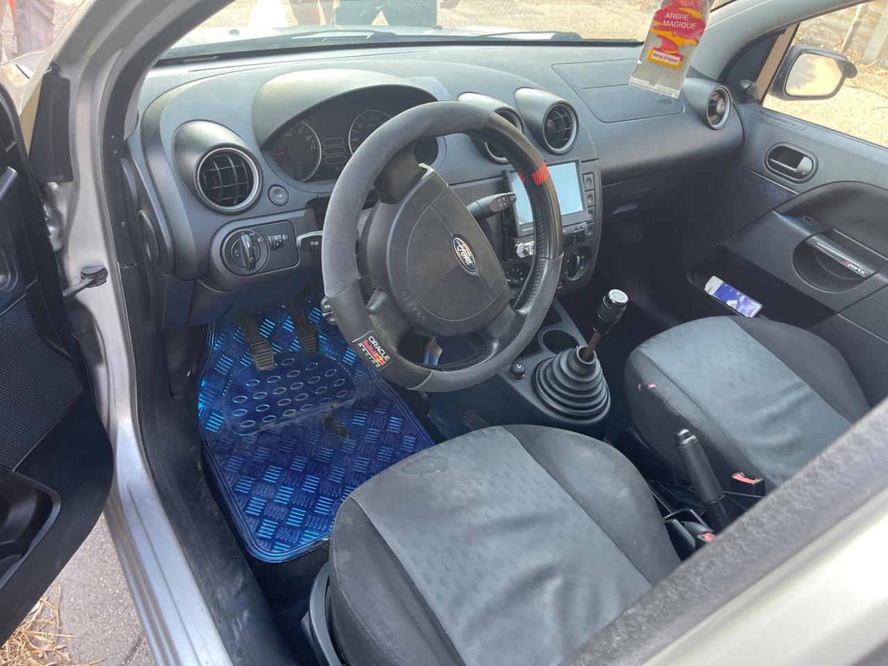 Ford Fiesta 1.2 16V 5p. Ambiente