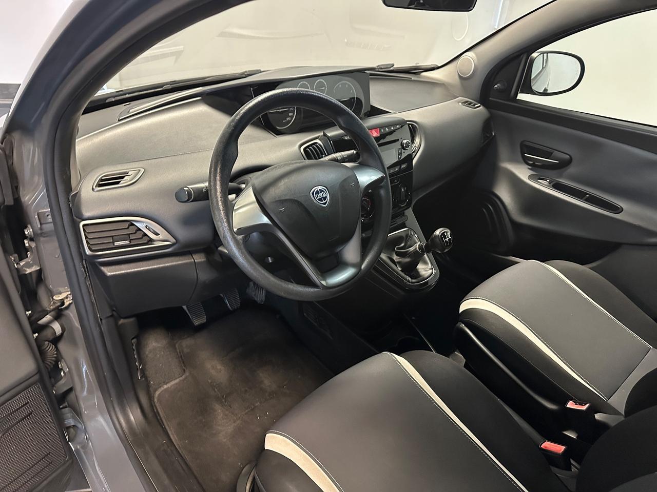 LANCIA YPSILON 1.3 MJT 95CV NEOPATENTATI