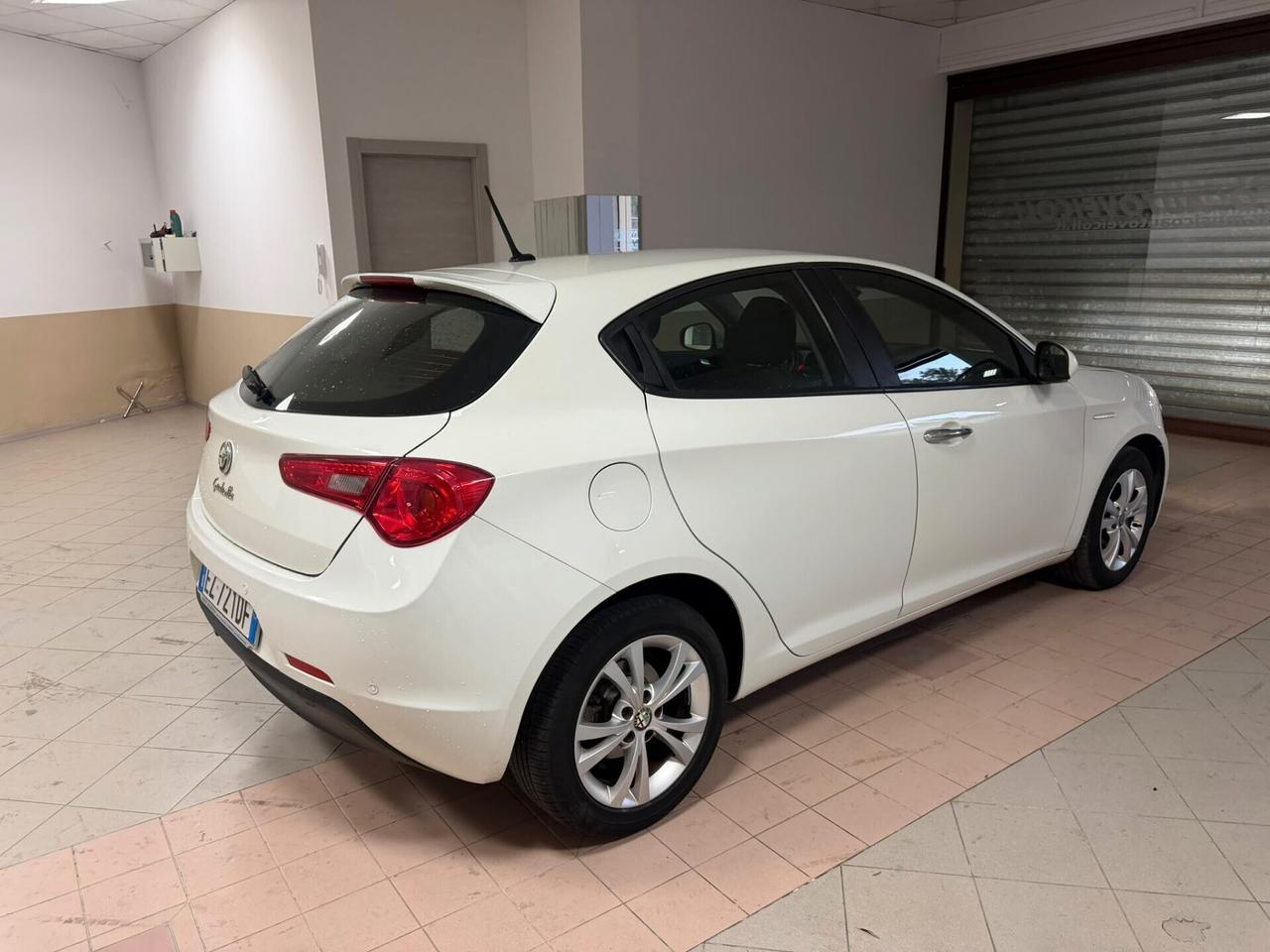 Alfa Romeo Giulietta 1.6 JTDm-2 105 CV Distinctive