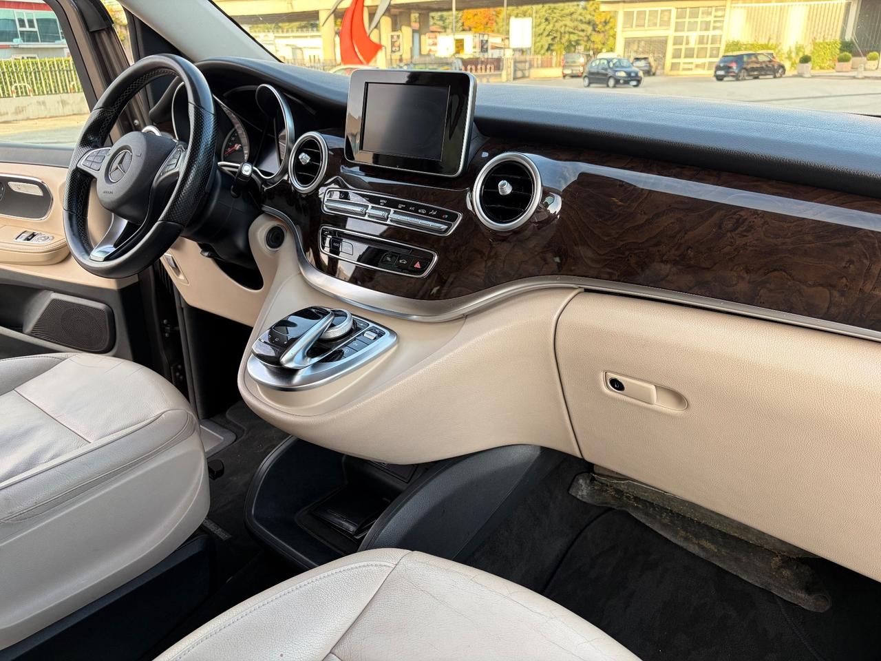Mercedes-benz V 220 d Premium Long