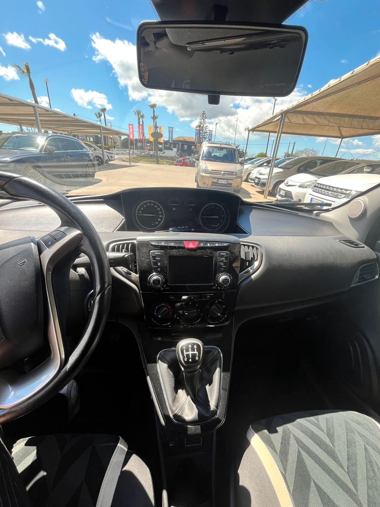 Lancia Ypsilon 1.2 69 CV 5 porte GPL Ecochic Gold