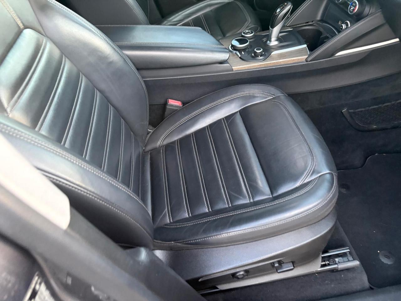 Alfa Romeo Stelvio 2.2 Turbodiesel 210 CV AT8 Q4 Super