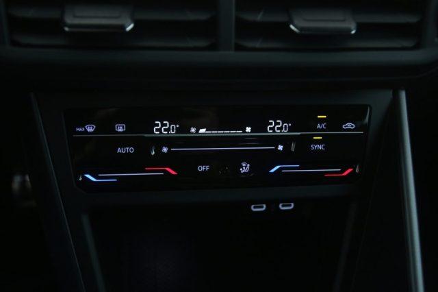 VOLKSWAGEN Polo 1.0 TSI R-Line Cerchi 17''/Retrocamera/Climatronic