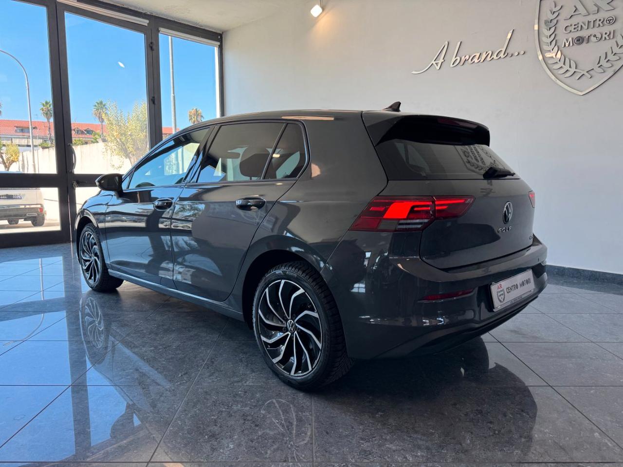 Volkswagen Golf 1.0 etsi evo 110cv dsg Uniprop Full Opt