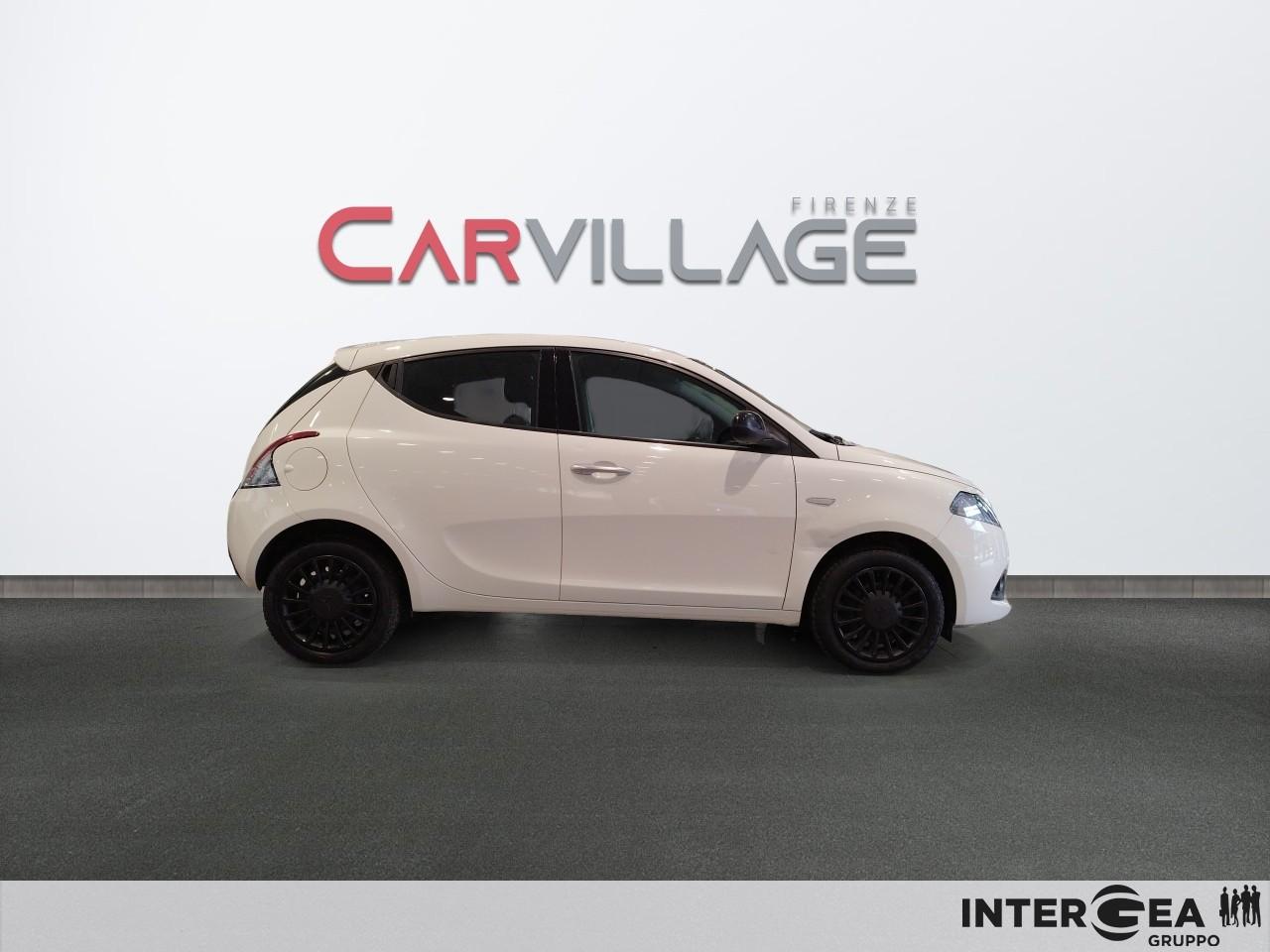 LANCIA Ypsilon 1.0 firefly hybrid Silver s&s 70cv