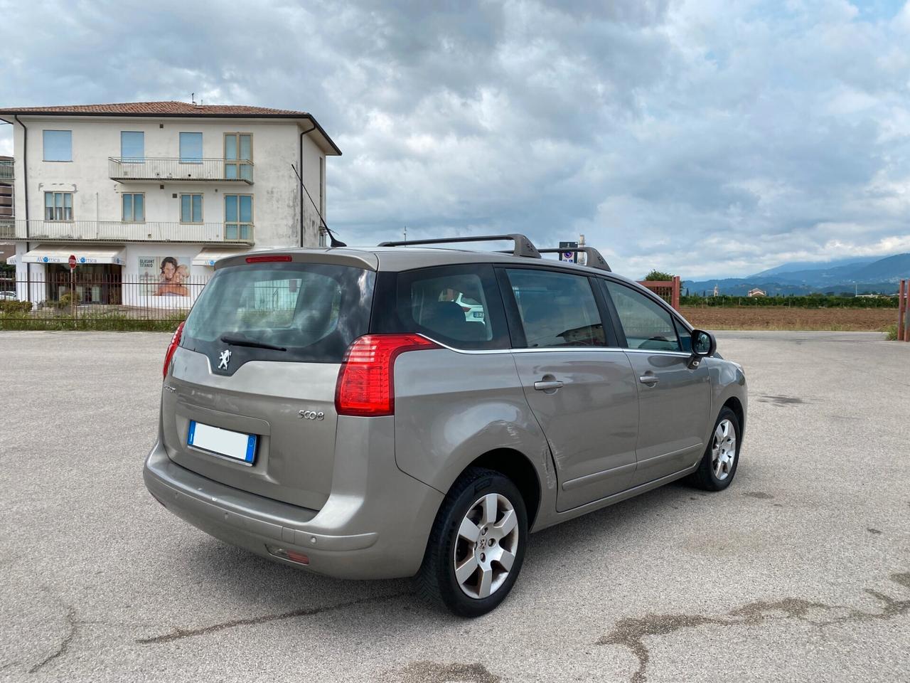 Peugeot 5008 1.6 HDi LEGGI BENE!