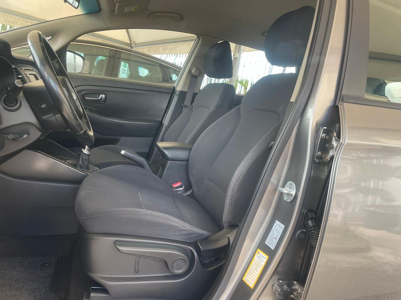 Kia Carens 1.7 CRDi 115 CV Cool