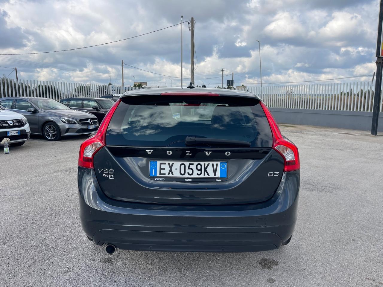 VOLVO V60 2.0 D3 136CV MANUALE FULL NEW MY15