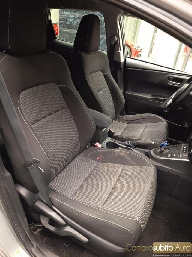 TOYOTA Prius 1.8 Active