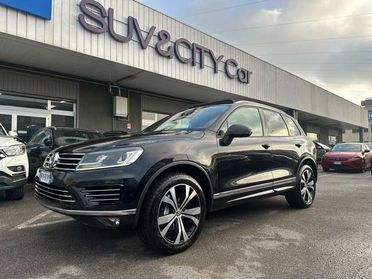 Volkswagen Touareg Touareg 3.0 V6 tdi S R LINE / RLINE