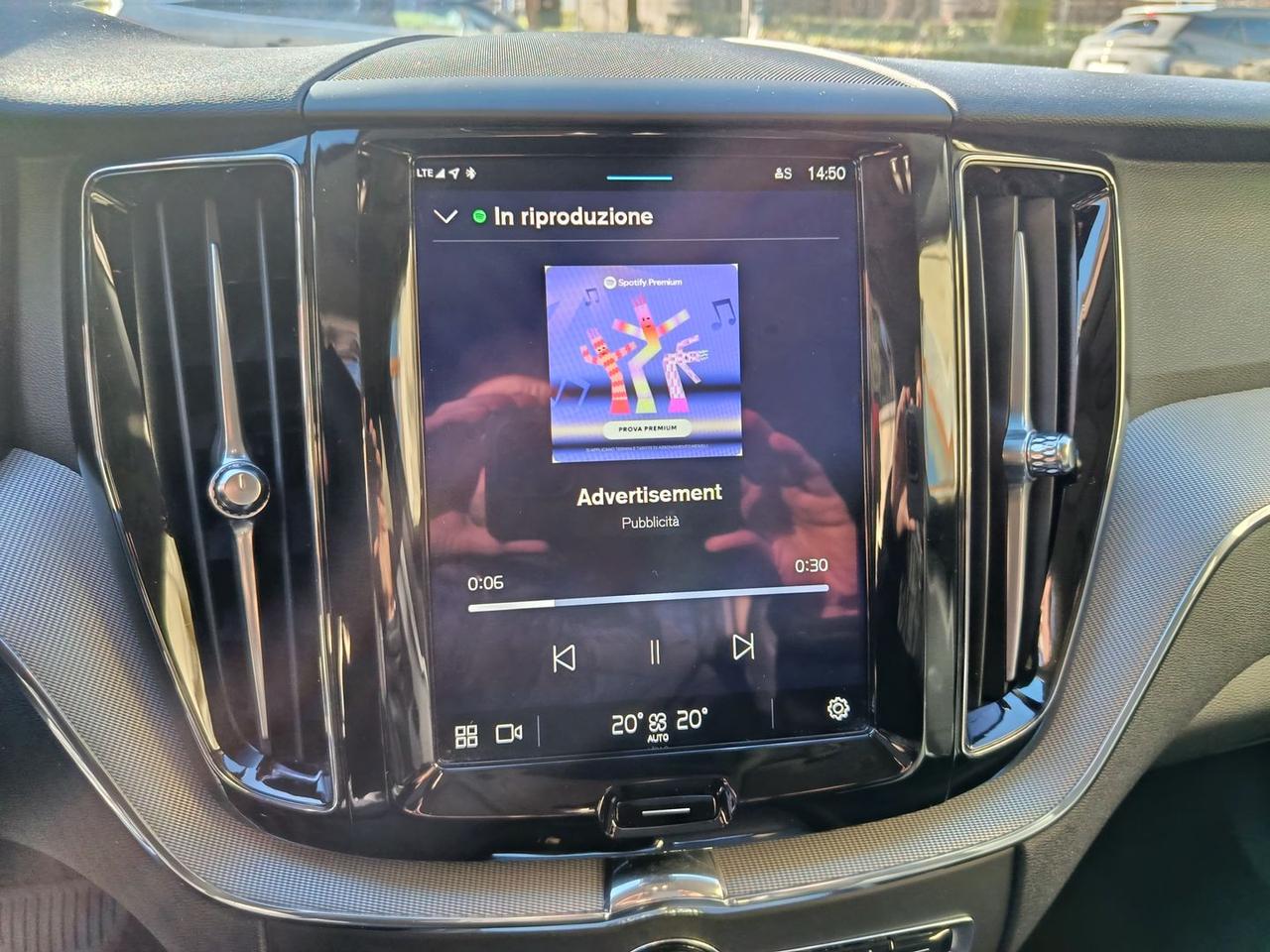 Volvo XC 60 Plus Dark 2.0 B4 MHEV #9159