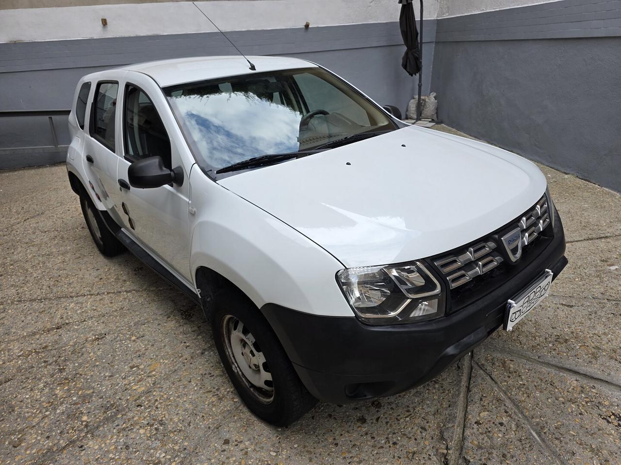 DACIA DUSTER - UNICO PROPRIETARIO - GANCIO TRAINO