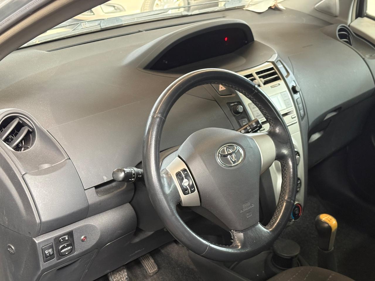 Toyota Yaris 1.0 5 porte Sol