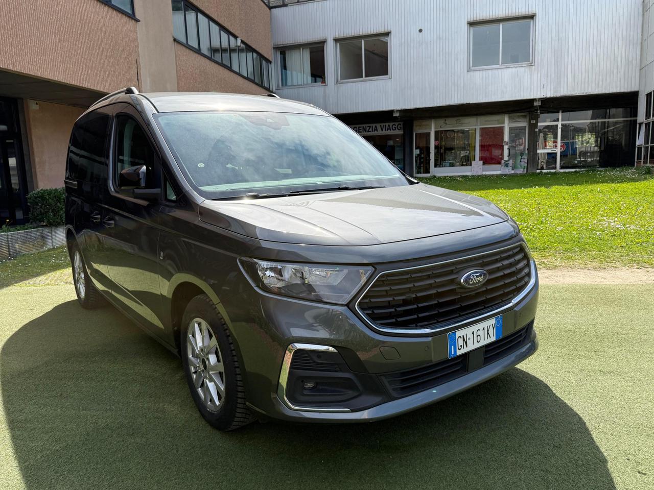 FORD Tourneo Connect 2.0 Ecoblue 122cv Titanium Auto 7POSTI IVA ESPOSTA