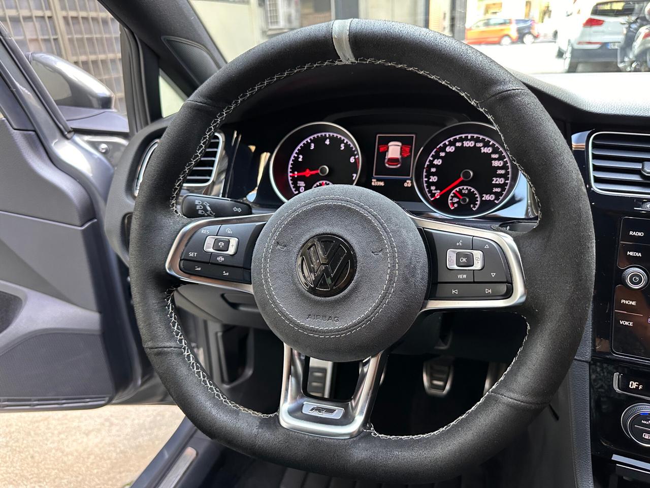 Volkswagen Golf 1.0 TSI *R-LINE*