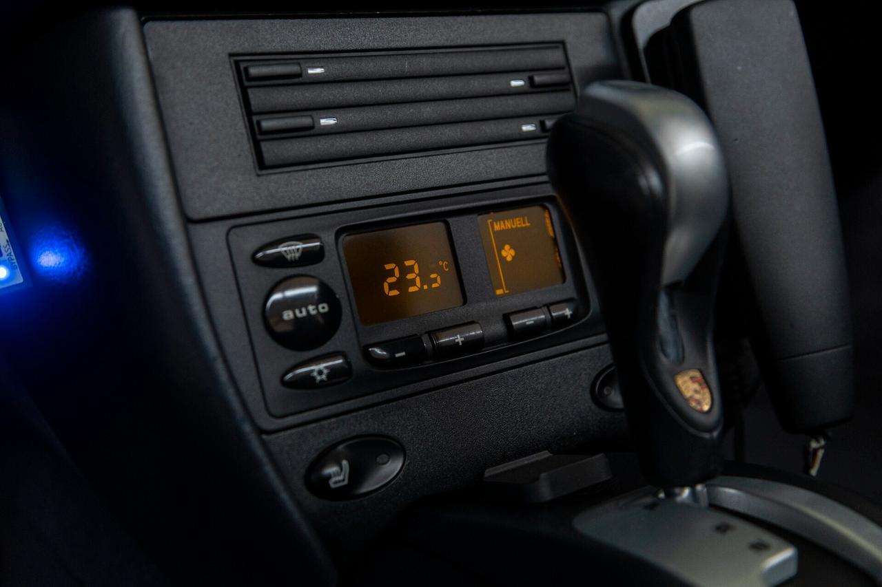 Porsche 911 Carrera 4S cat Cabriolet