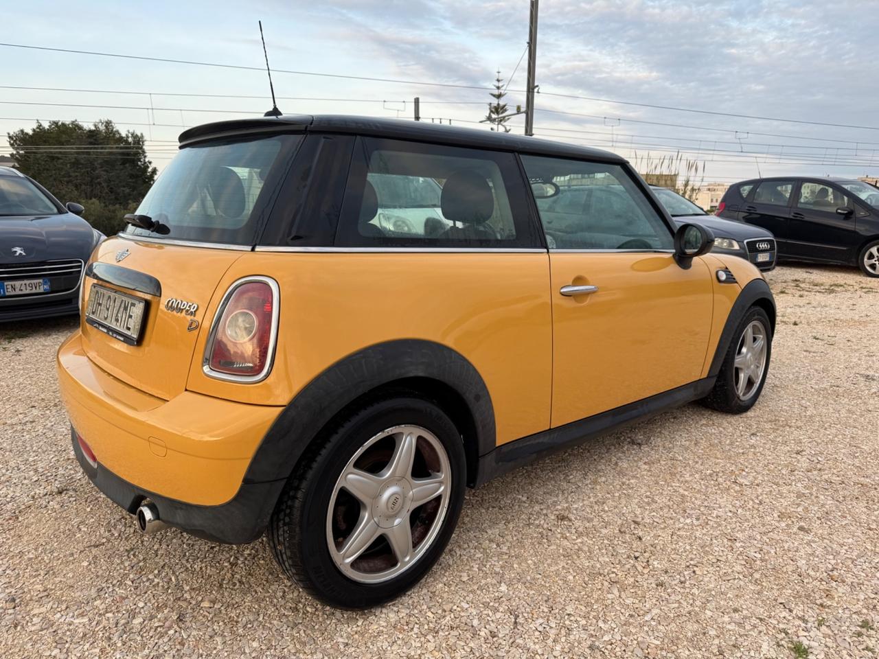 Mini 1.6 16V Cooper Diesel 2.900€