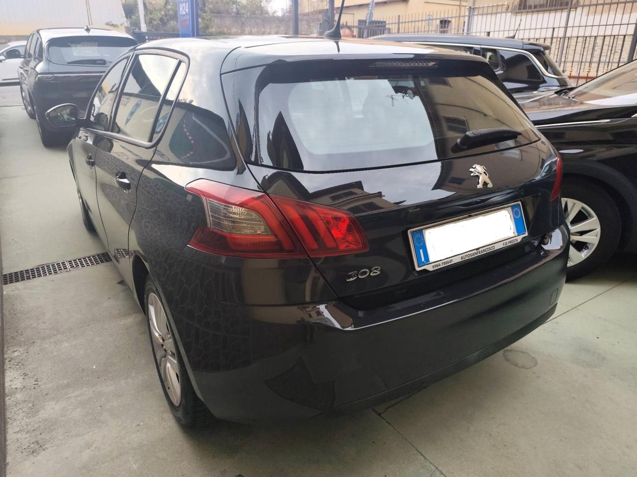 Peugeot 308 1.5 Business 130cv - 2018