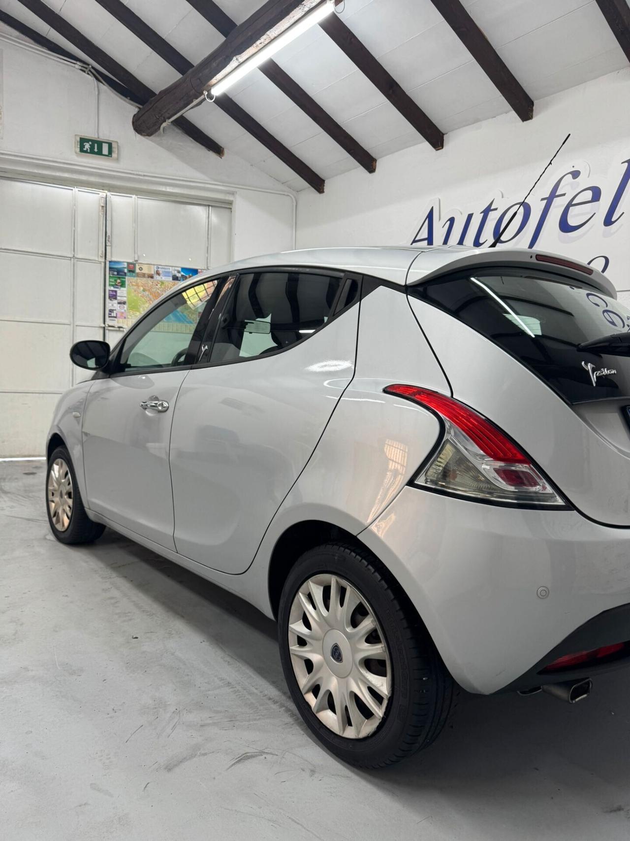 Lancia Ypsilon 1.2 69 CV 5 porte Platinum