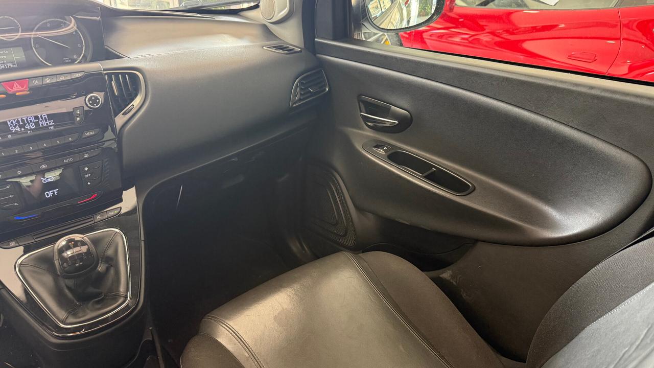 LANCIA YPSILON 1.3 MJT TETTO APRIBILE