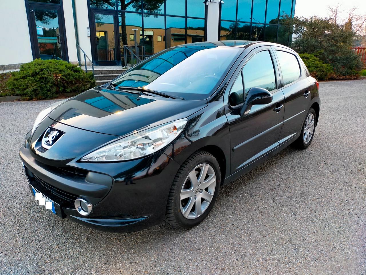 Peugeot 207 1.6 hdi XS 5p adatta per neopatentati