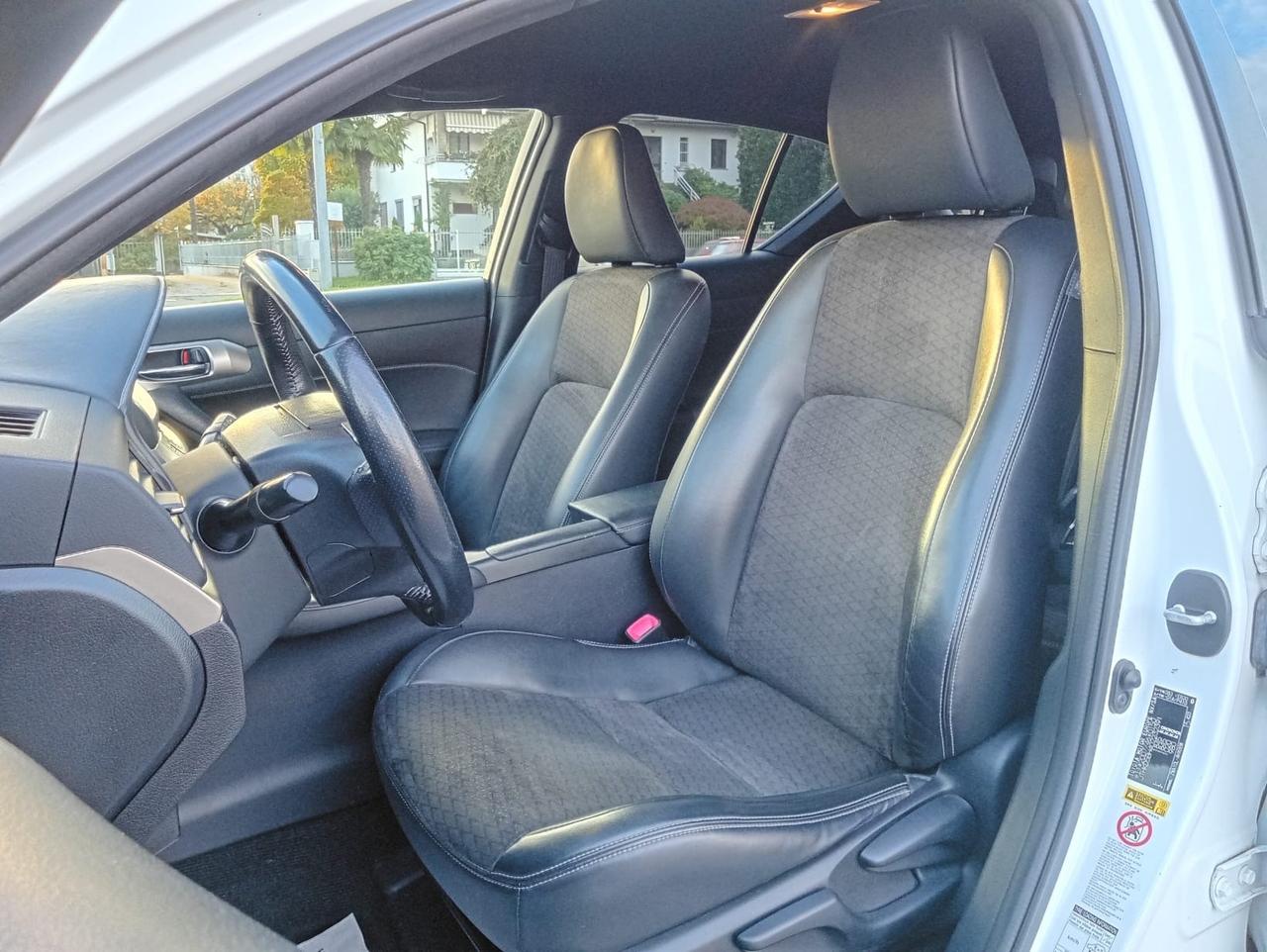 Lexus CT 200h Hybrid F Sport*Automatik*Navi*Pelle*Xenon*Camera
