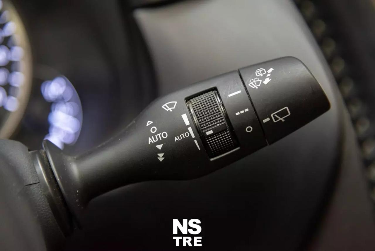 Lexus NX 300h 2.5 Hybrid Business CVT