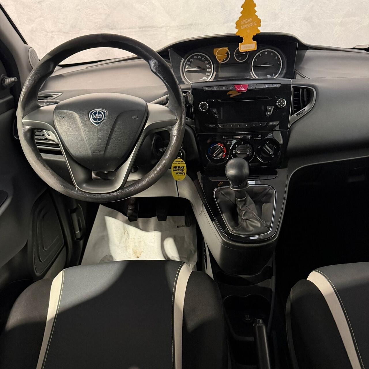 Lancia Ypsilon 1.2 69 CV 5 porte Elefantino