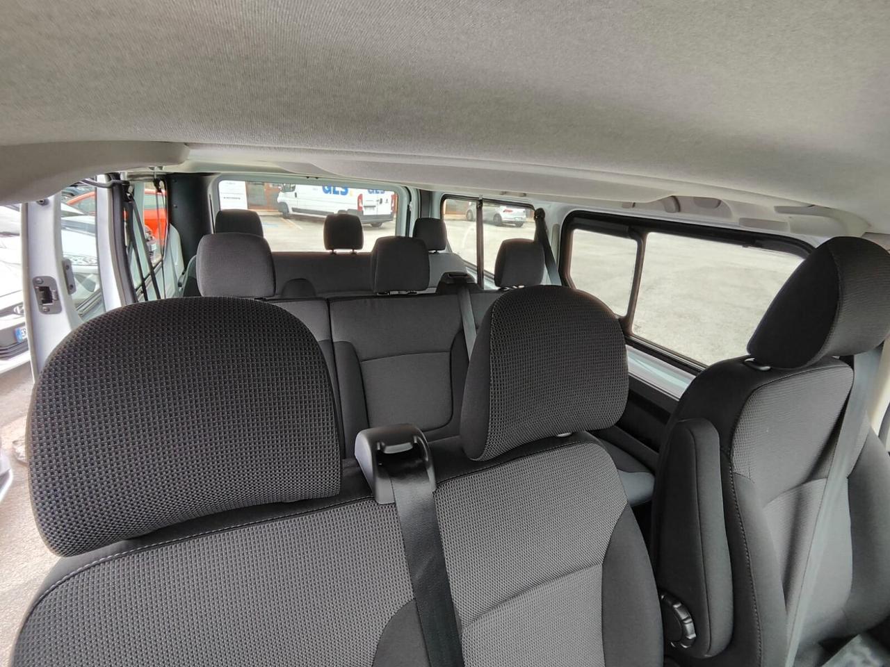 Renault Trafic PASSENGER 9 POSTI