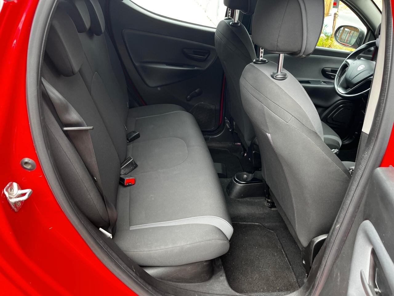 Lancia Ypsilon 1.2 69 CV 5 porte GPL Ecochic Silver