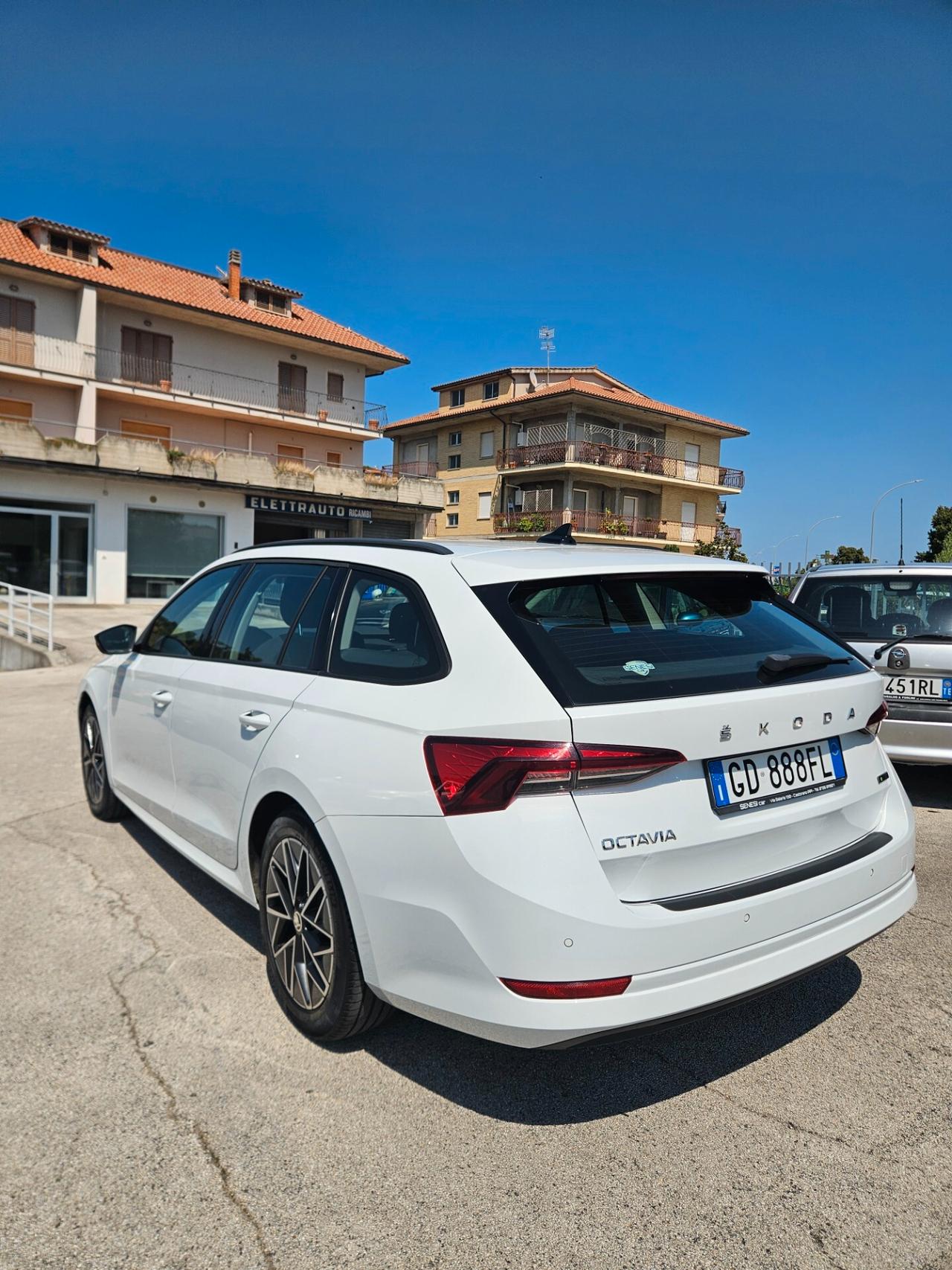 Skoda Octavia 1.0 e-TEC DSG Wagon Style