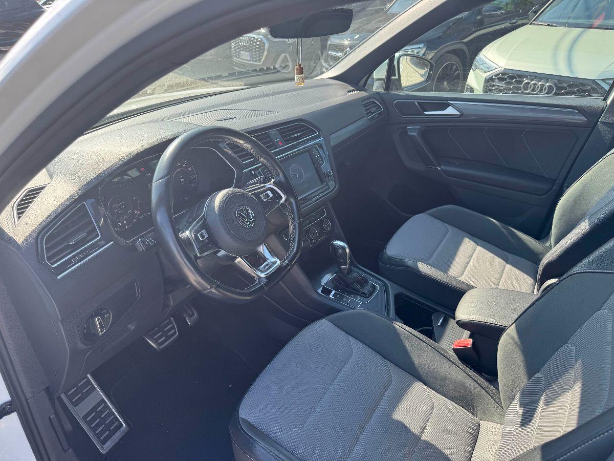 VOLKSWAGEN - Tiguan - 2.0 TDI DSG R-LINE