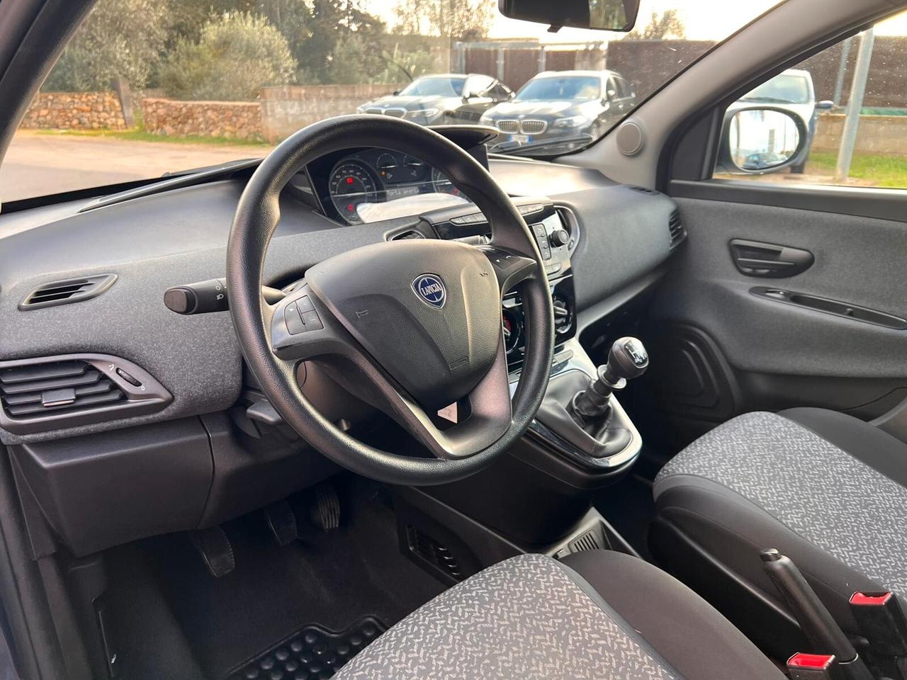 Lancia Ypsilon 1.0 FireFly 5 porte S&S Hybrid Silver Plus