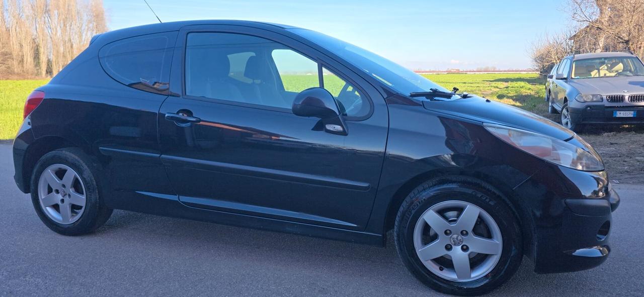 Peugeot 207 1.4 8V 75CV 3p. ONE Line neopatentati
