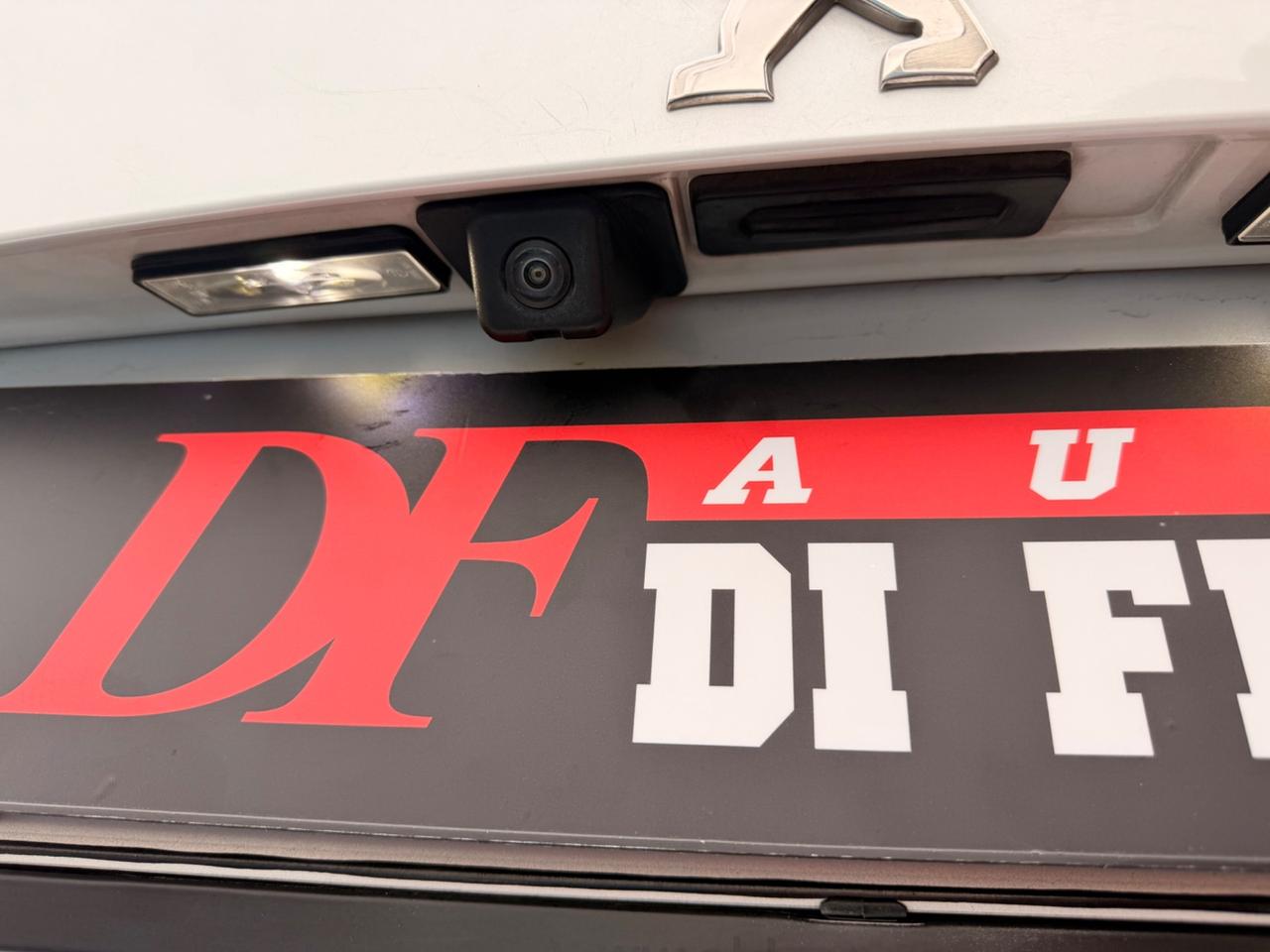 Peugeot 2008 1.5 BlueHDi 130 EAT8 Allure NAVI CAR PLAY