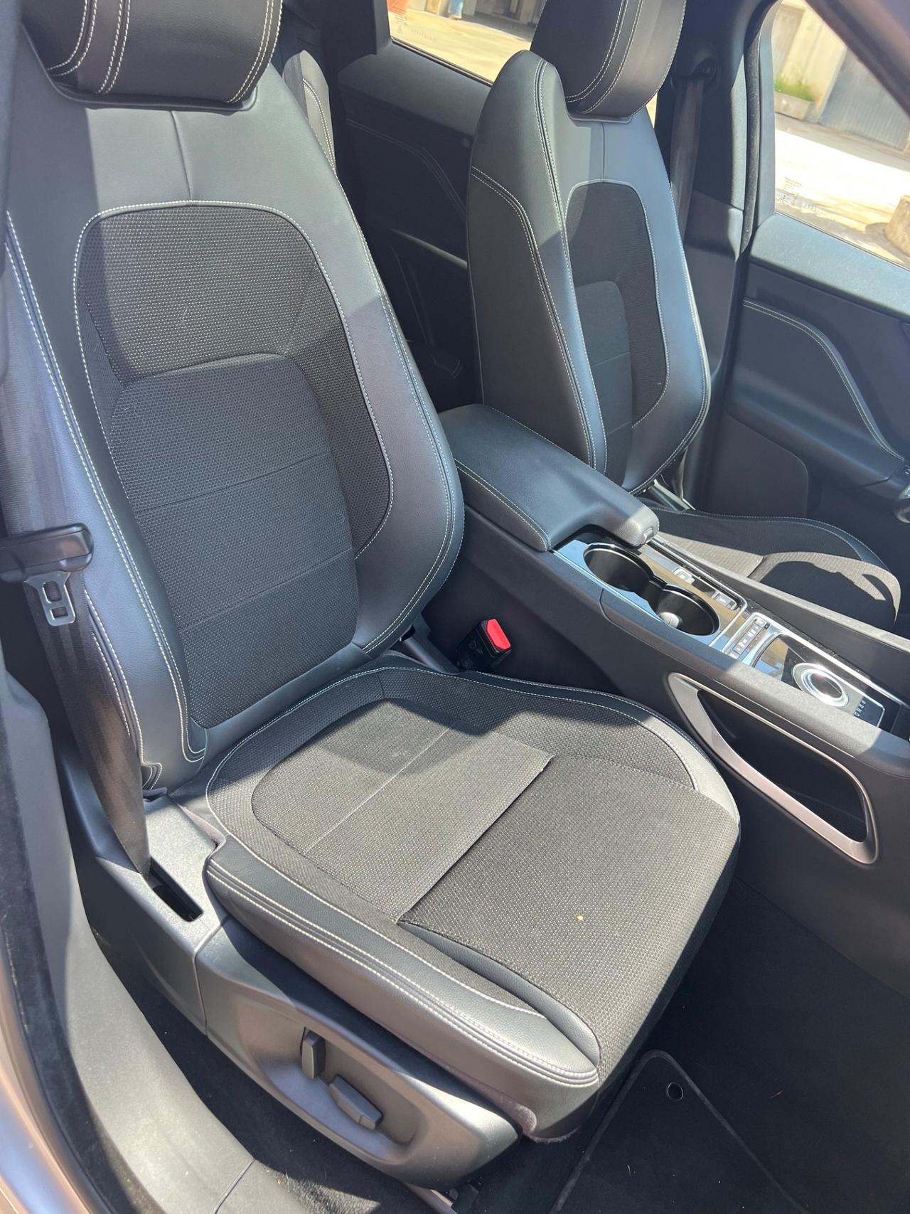 Jaguar F-Pace 2.0 D 180 CV AWD aut. R-Sport