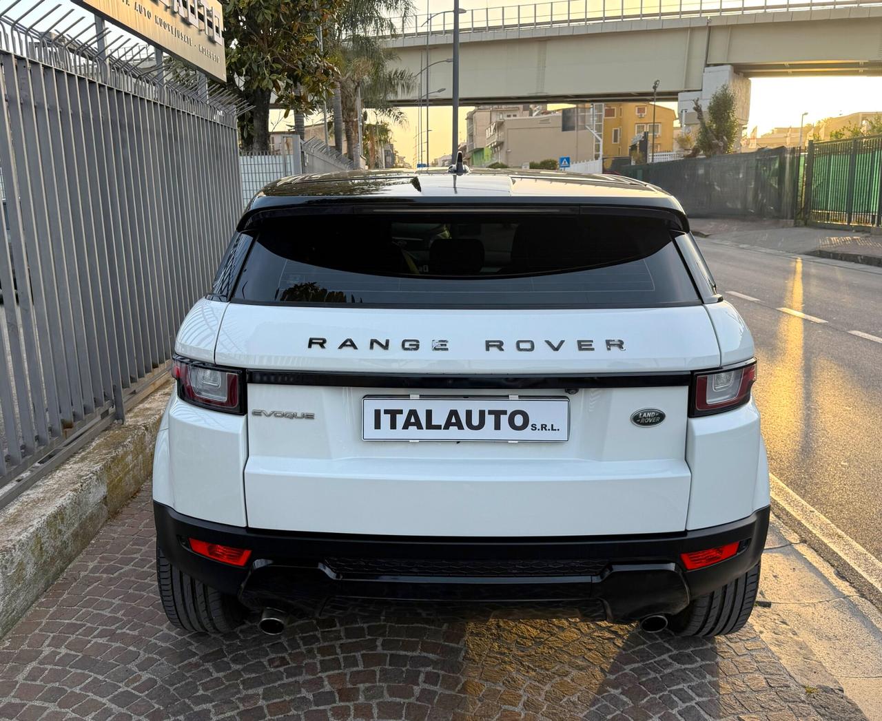 Land Rover Range Evoque 2.0 TD4 150 CV 5p. Pure