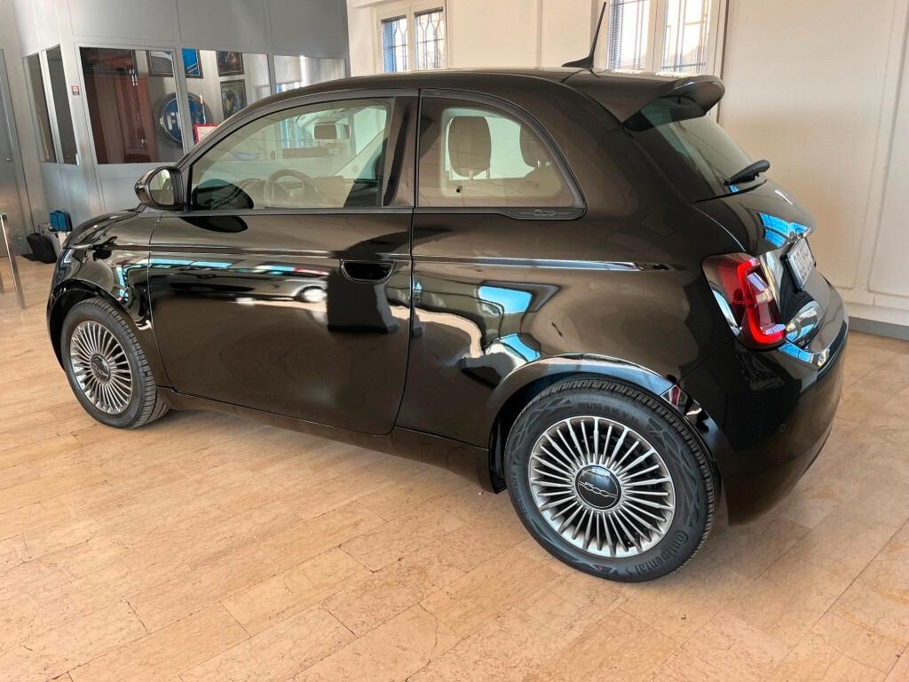 Fiat 500e Icon-e Adatta a Neopatentati