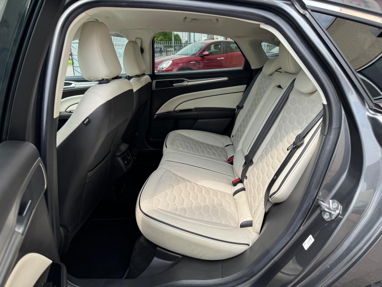Ford Mondeo Hybrid 2.0 140 CV eCVT 4 porte Vignale