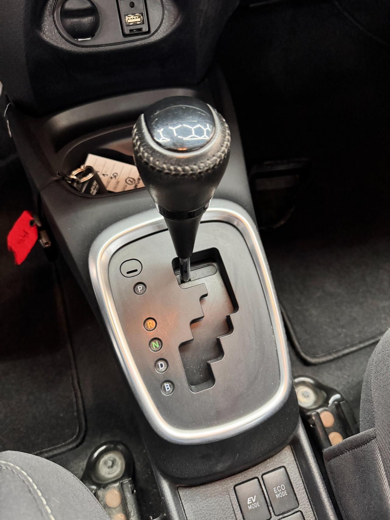 Toyota Yaris 1.5 Hybrid 5 porte Business